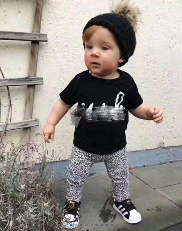 נעל אדידס שחורה ילדים במחיר סייל