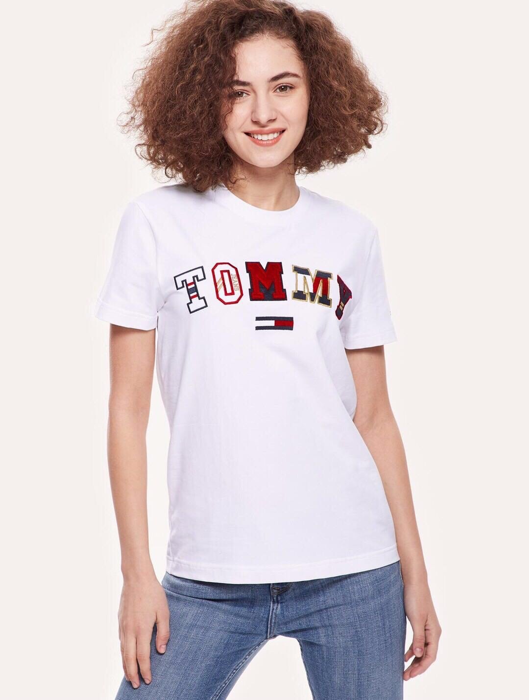 חולצות טי טומי הילפיגר לוגו תפור נשים