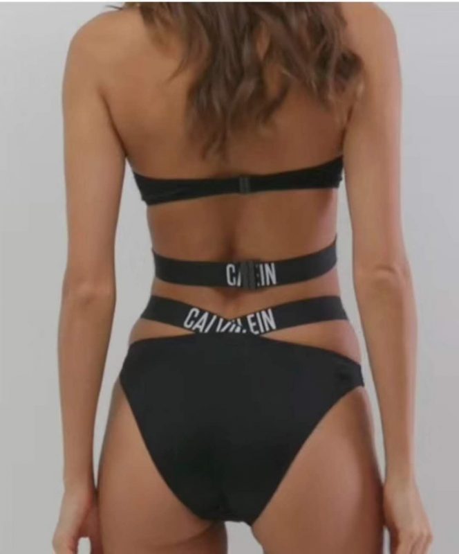 בגדי ים ביקיני חדשים של קלווין קליין